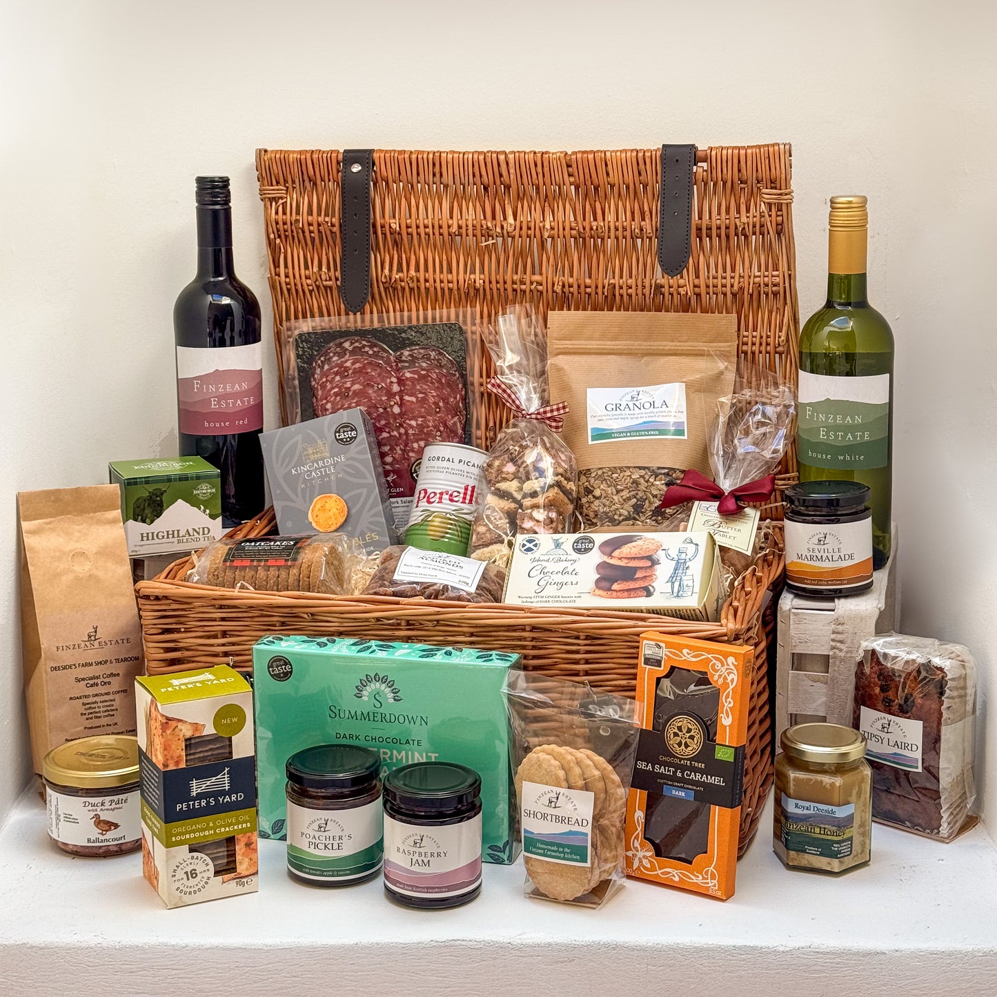 Finzean Luxury Hamper